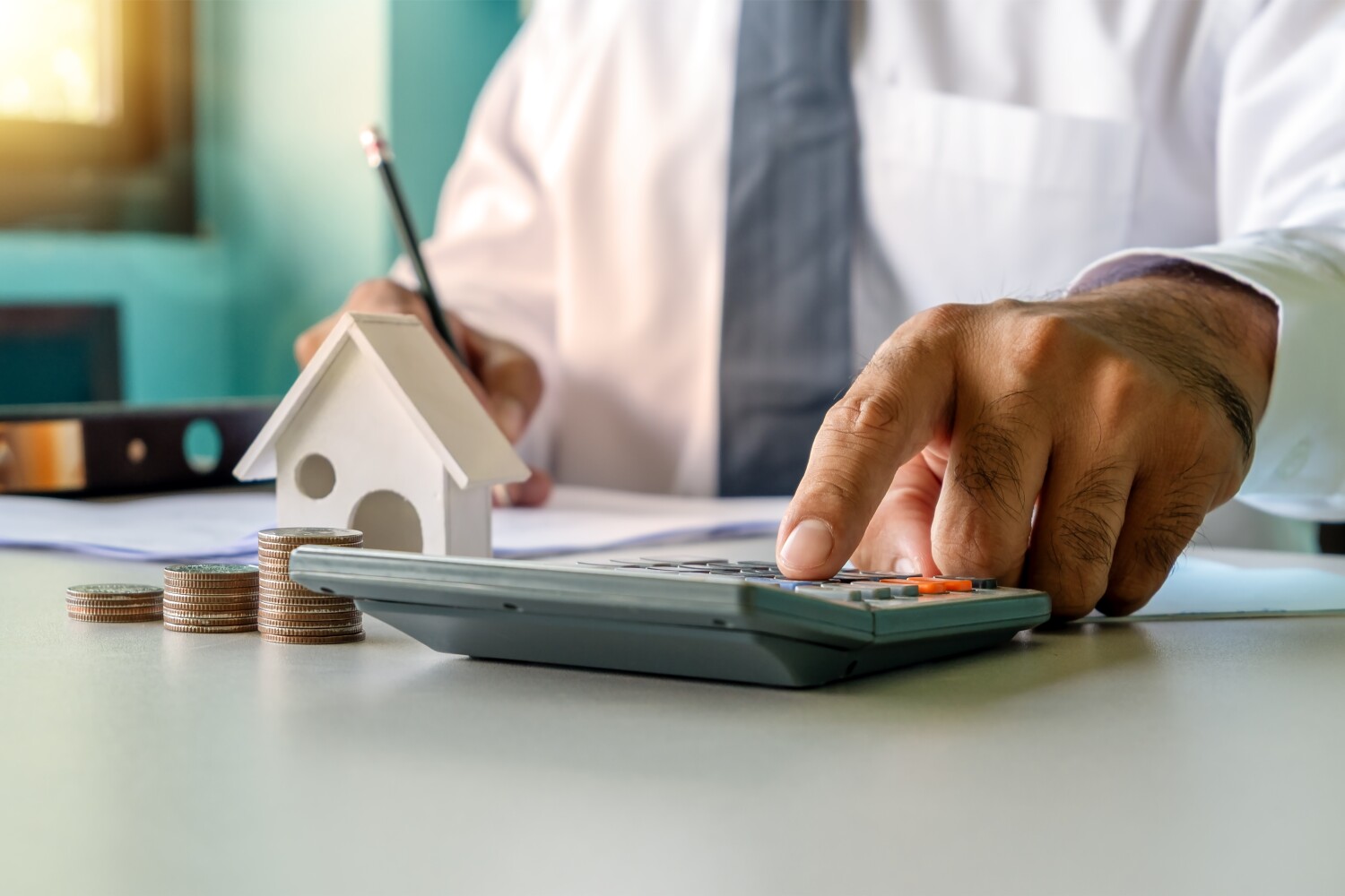 Een tweede woning kopen aan de Costa Blanca: financiële en fiscale gids 2026